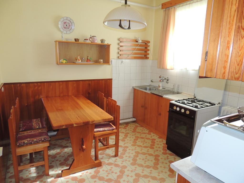 Roselio Garden Apartment Heviz Room photo